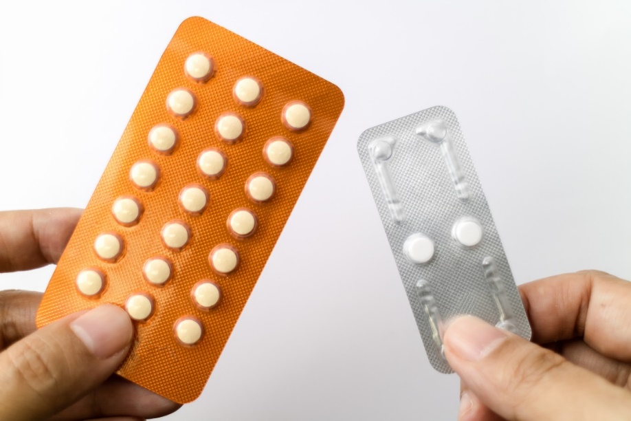 Contraceptive hormonale lunare și pilule ECP după