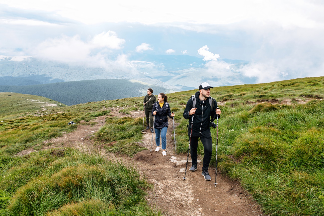 Nordic walking de grup în natură