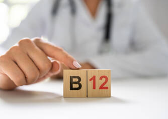 Vitamina B12: Care sunt efectele sale și care sunt simptomele deficienței + Resurse